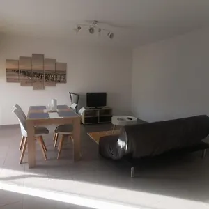 https://t2-neuf-adapte-pmr-5mn-du-centre-ville.midi-pyreneeshotels.com