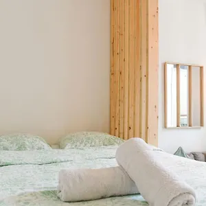  Appartement Studio Cosy Avec Terrasse Au Coeur De